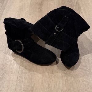 Chic Black Suede Ankle Boots